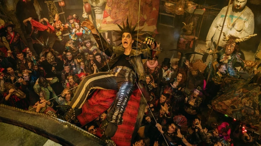 На новых кадрах со съёмок фильма по «Королю и Шуту» показали героев и сказочный кабак